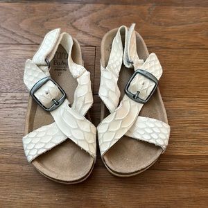 ZARA BABY off white sandal